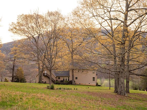 3rd image of 8040 Hog Jowl Rd