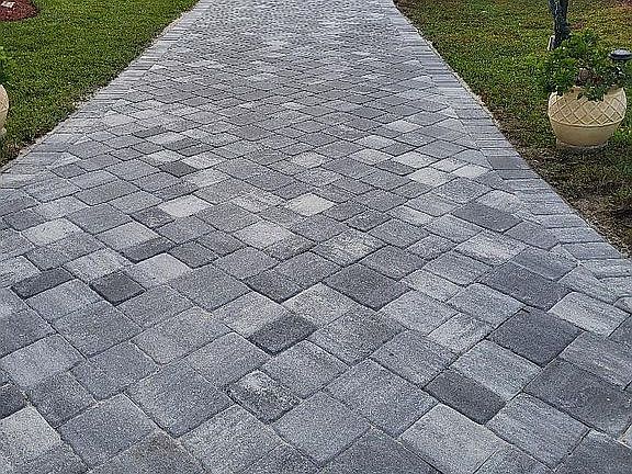 4th image of 3813 Sleepy Hollow Ln