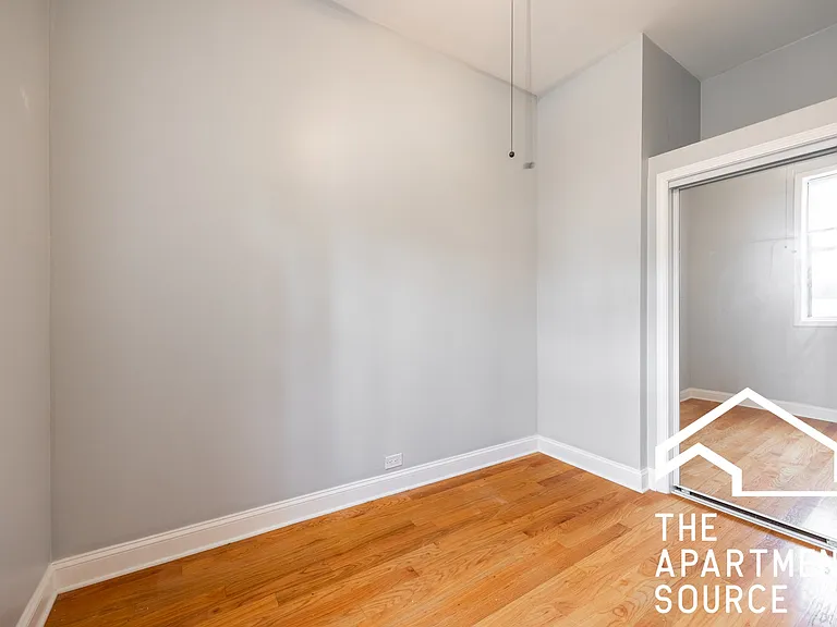 2124 N Milwaukee Ave #2R — Photo 10