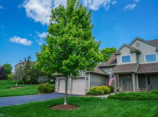 3 Cornwall Ct, Hamburg, NJ 07419