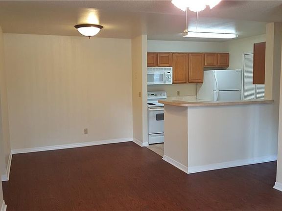 4th image of 6172 Westgate Dr APT 102