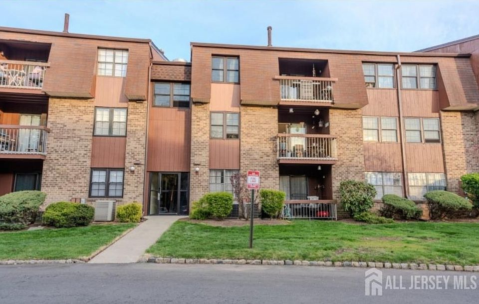 1st image of 200 Sierra Ct #B