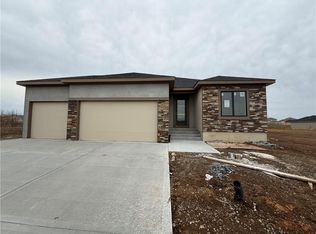 8005 SE Hoot Owl St, Blue Springs, MO 64086