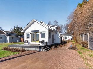 10 Burden Ln, Shediac, NB E4P8S1