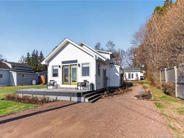 10 Burden Ln, Shediac, NB E4P 8S1