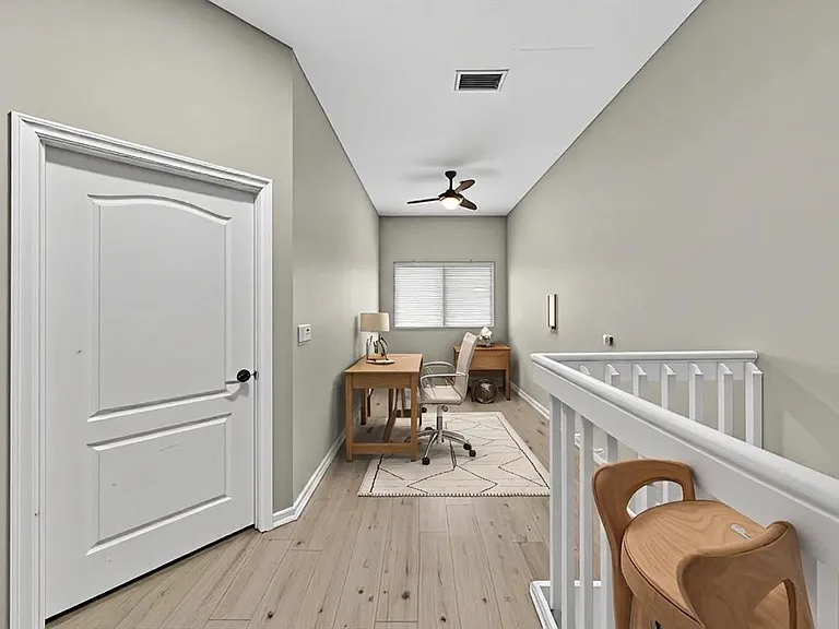 835 NE 17th Way — Photo 20