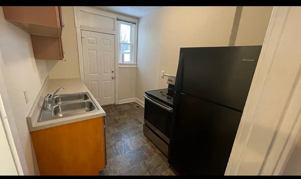1 bed, 762 sqft, $880 — Photo 2