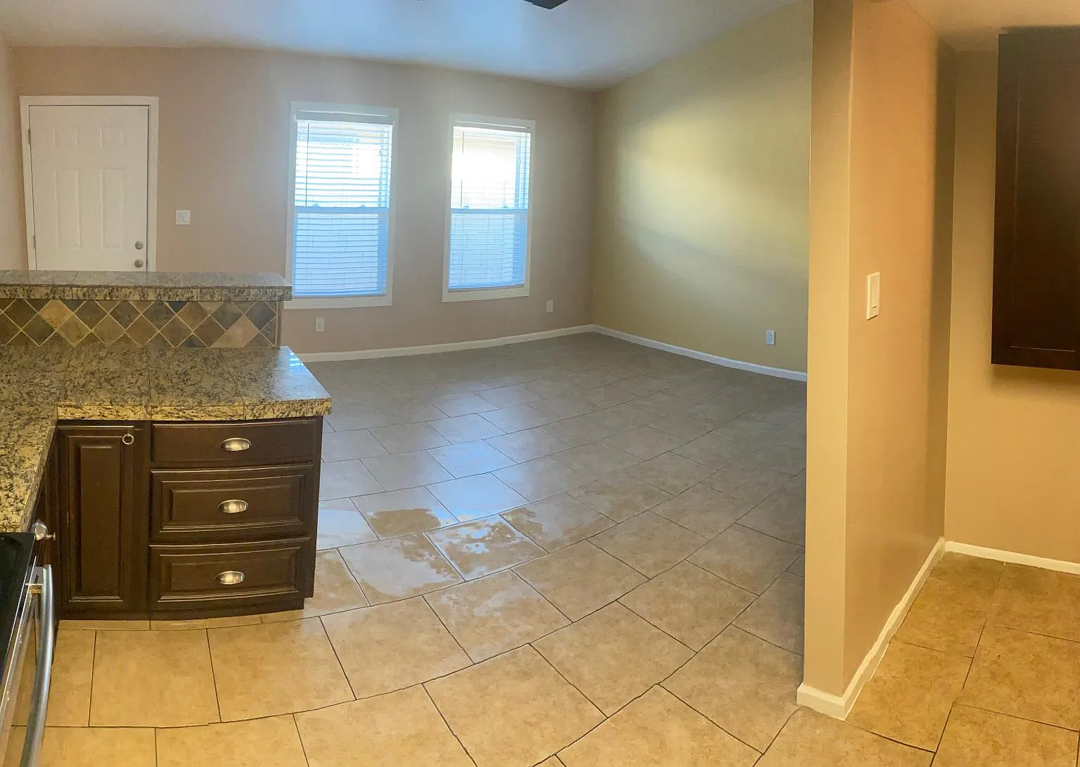 1138 E McKinley St — Photo 2