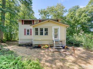 18 Brook Trl, East Hampton, CT 06424
