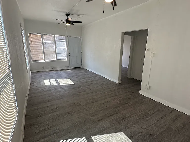 519 S Carancahua St #2 — Photo 4