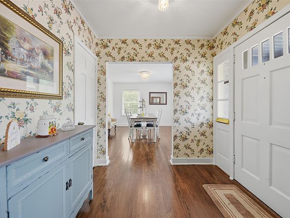 4th image of 407 W Alamo St