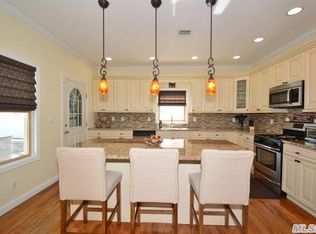 793 Seamans Neck Rd, Seaford, NY 11783