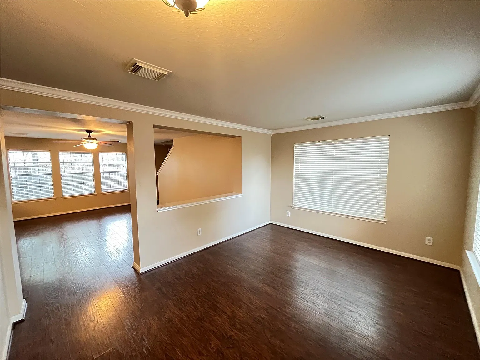 3 bed, 2.5 bath, 2030 sqft, $1,900 — Photo 2