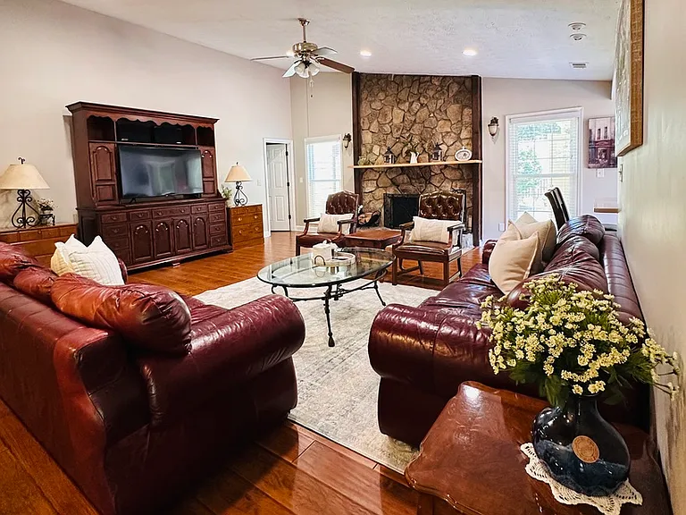 5814 Crooked Creek Rd — Photo 12