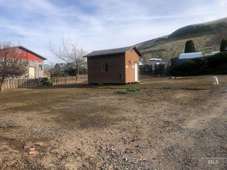 2nd image of 1114 Kings Ln