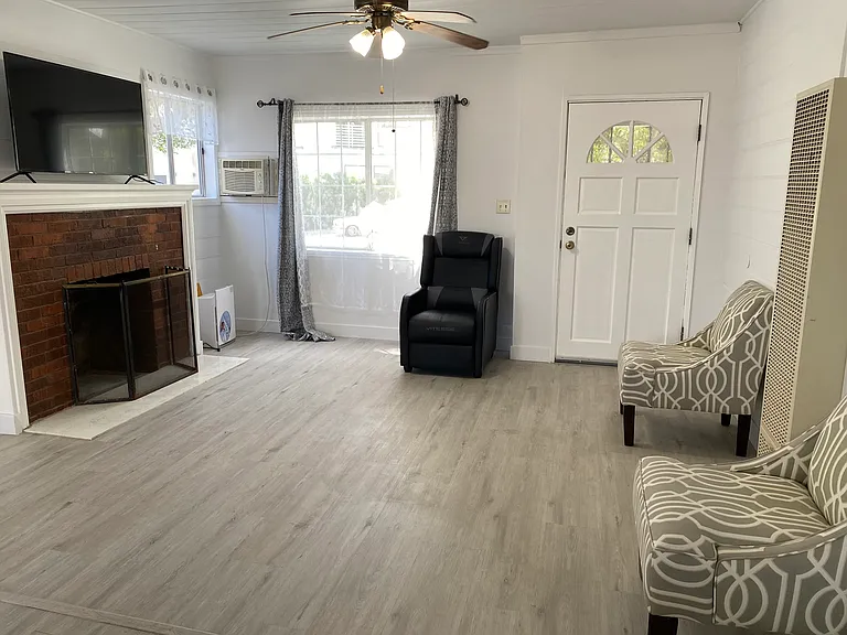 4208 Tuller Ave — Photo 11