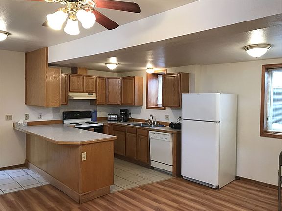 3rd image of 2224 Mercier St
