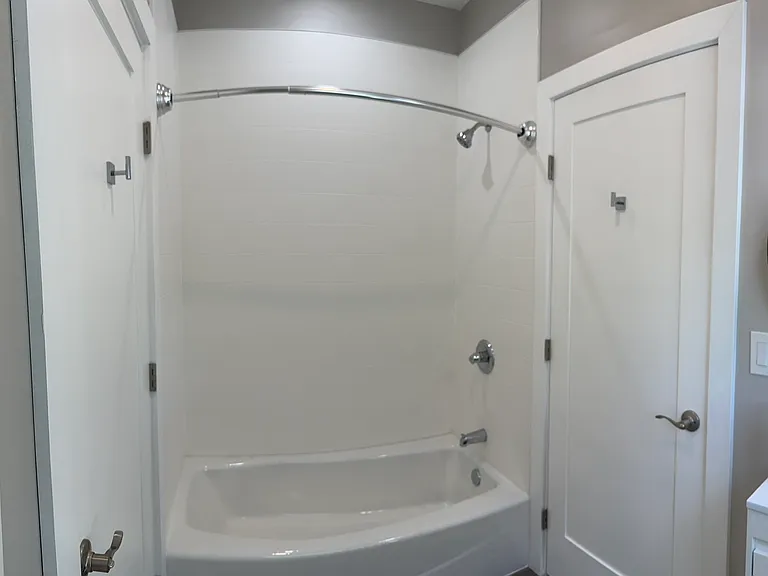 456 Foam St — Photo 10