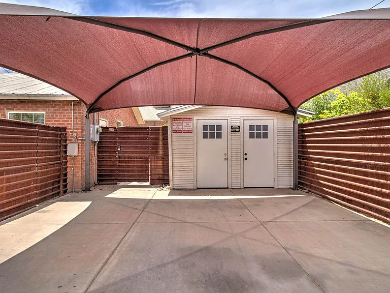 1010 E Coronado Rd — Photo 19