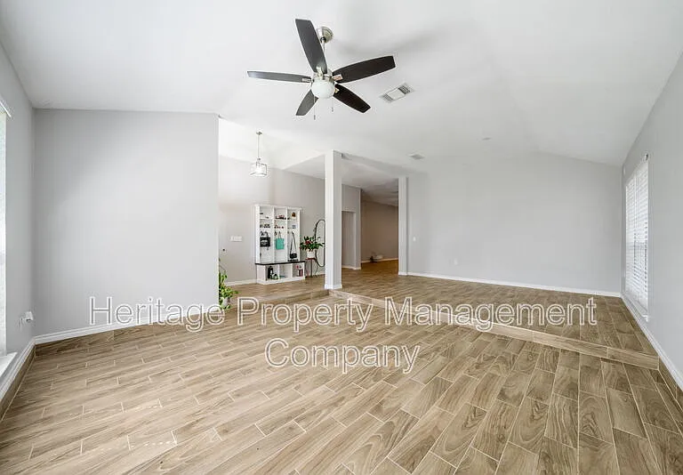 13511 Thessaly — Photo 7