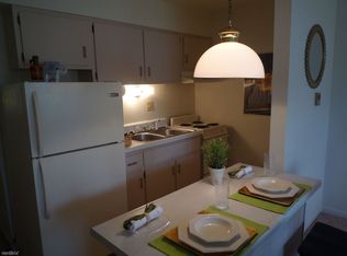 1306 N Maple St APT 10, Bloomington, IN 47404