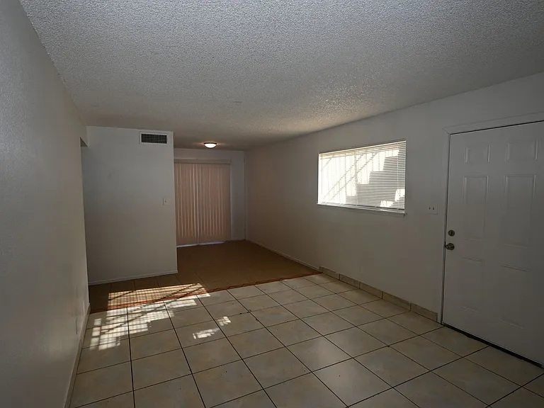 2301 Stewart Ave #A — Photo 7