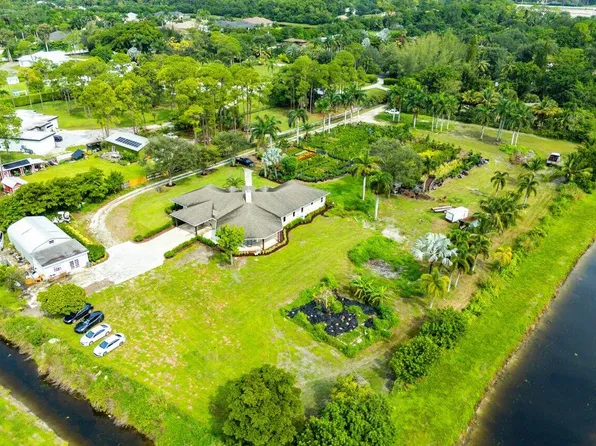 7437 Saddle Road, Lake Worth, FL 33463