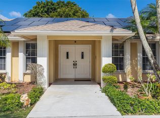 12593 Quercus Ln, Wellington, FL 33414