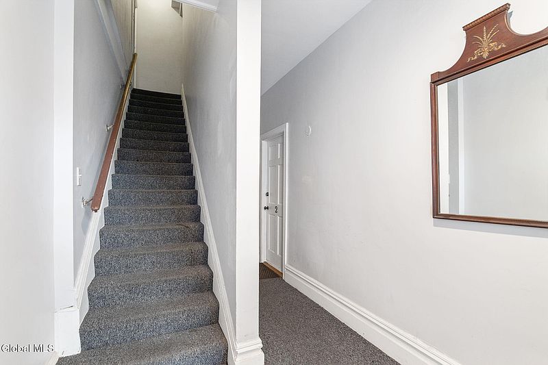 5th image of 21 N Ferry Street