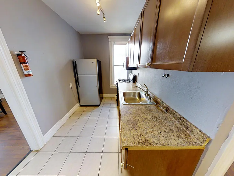 1316 E Genesee St #3 — Photo 5