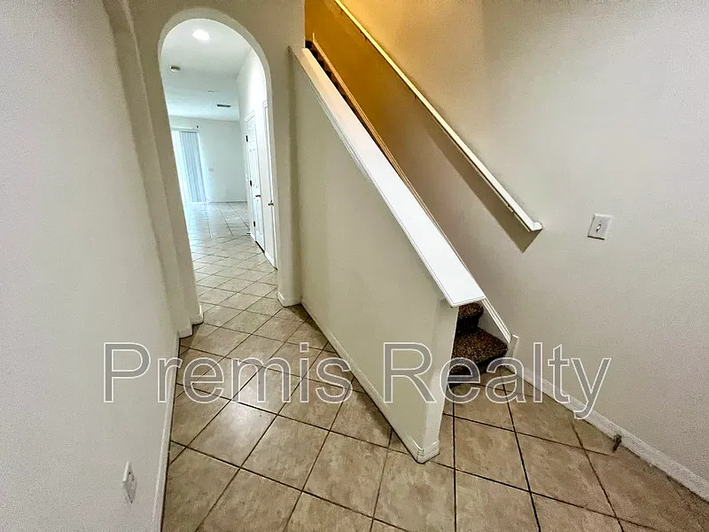 3 bed, 2.0 bath, 1416 sqft, $2,195 — Photo 4