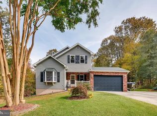 7907 Oak Point Ct, Pasadena, MD 21122