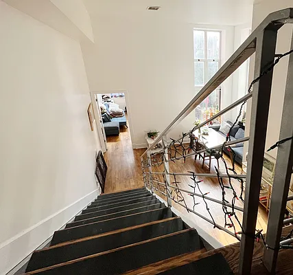 Rented by EXR | media 9