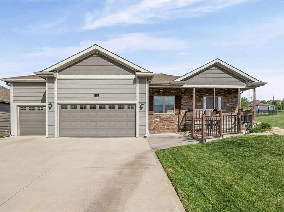 1st image of 338 Headwaters Dr