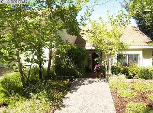 911 Augusta Dr, Moraga, CA 94556