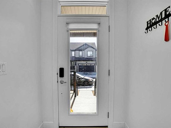 2nd image of 123 S Carringham Rd NW