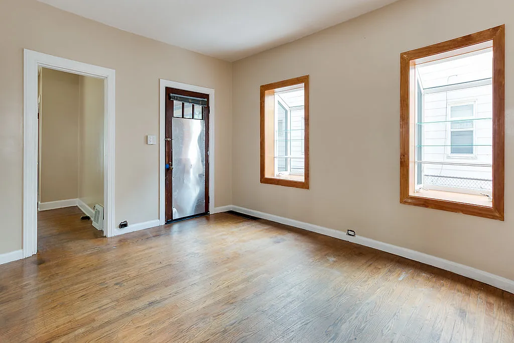 3 bed, 1152 sqft, $1,200 — Photo 3
