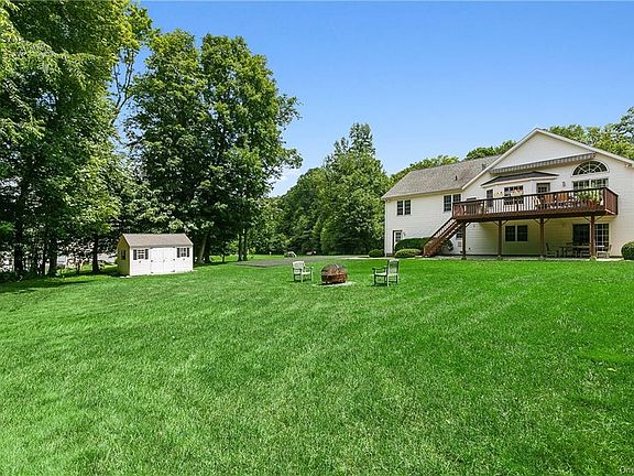2nd image of 7 Julia Ct