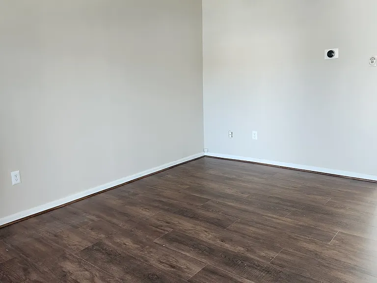216 Saint Johns Sq #216 — Photo 11