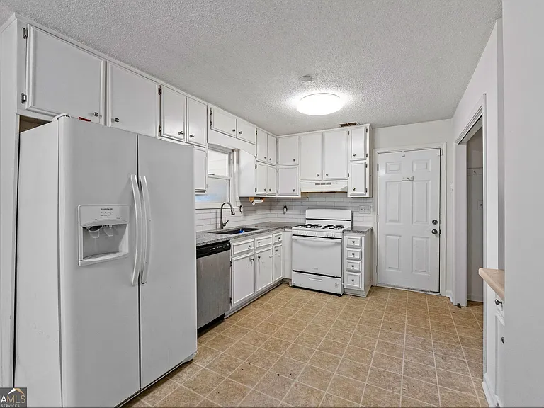 125 Pinewood Dr — Photo 10