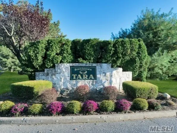 136 Scarlett Dr, Commack, NY 11725