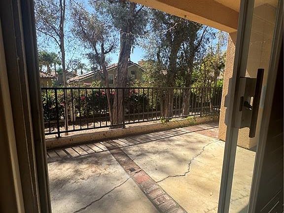 5th image of 2692 Dunstan Dr