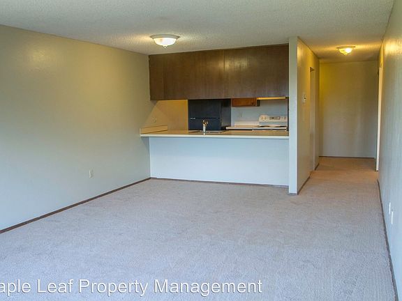 5th image of 1500 NE 171st St APT 204