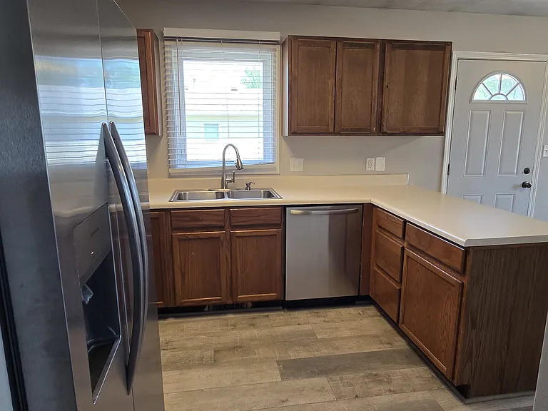 2501 N Main St — Photo 1