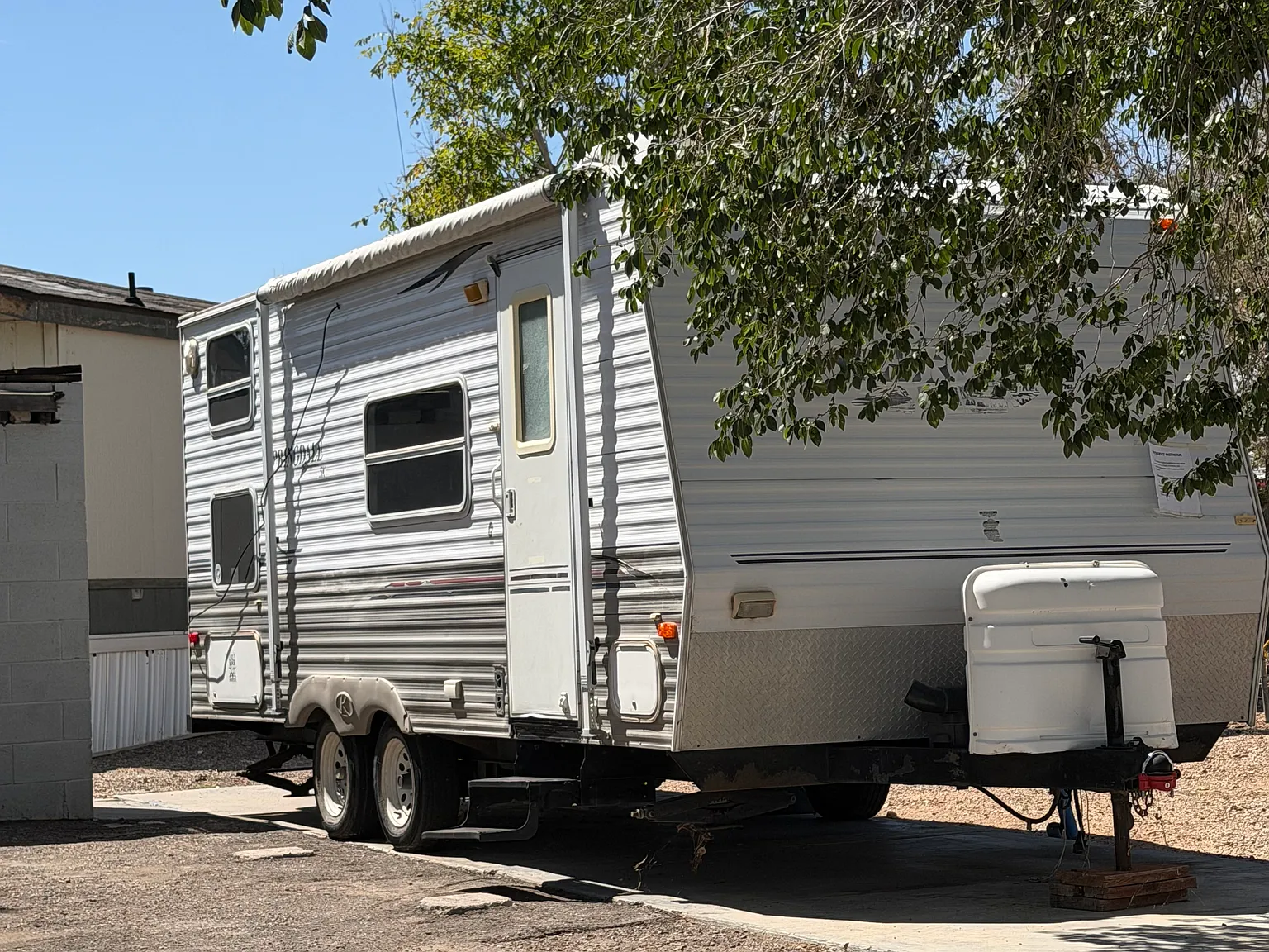 3 bed, 300 sqft, $700 — Photo 1