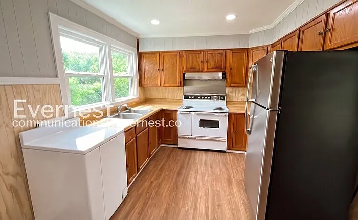 2936 Boynton Dr — Photo 3