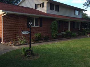 412 E Walnut St, Teutopolis, IL 62467