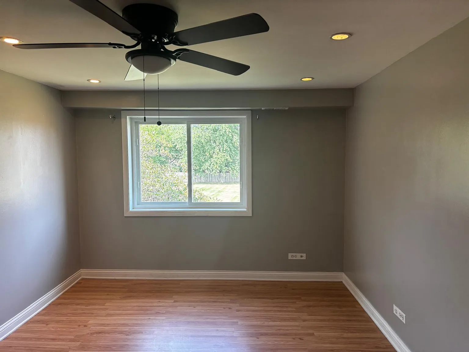 2 bed, 900 sqft, $1,875 — Photo 2