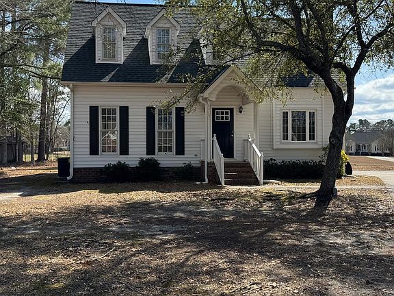 2nd image of 1215 Alder Circle