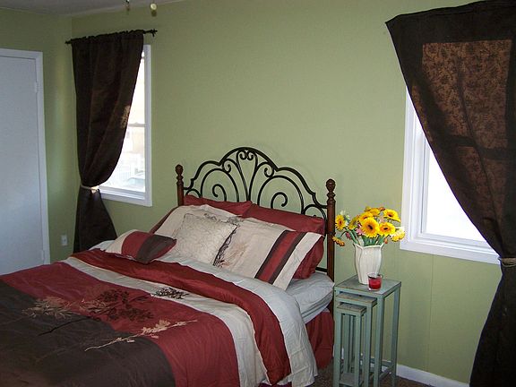 2nd image of 2711 Steele Ct